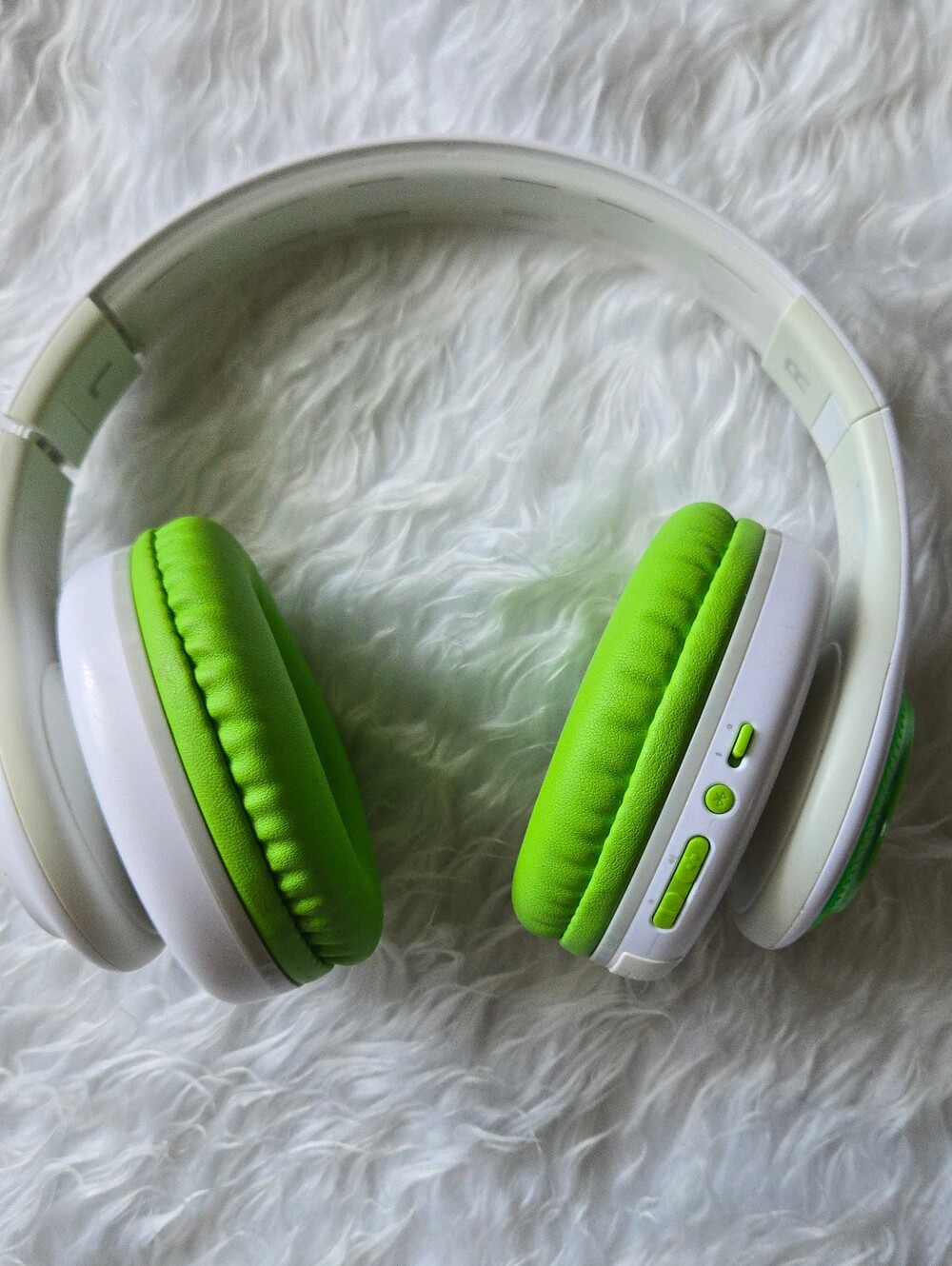 LeapFrog LeapPod Max Over-ear Wireless Headphones For Kids Imaginative Play